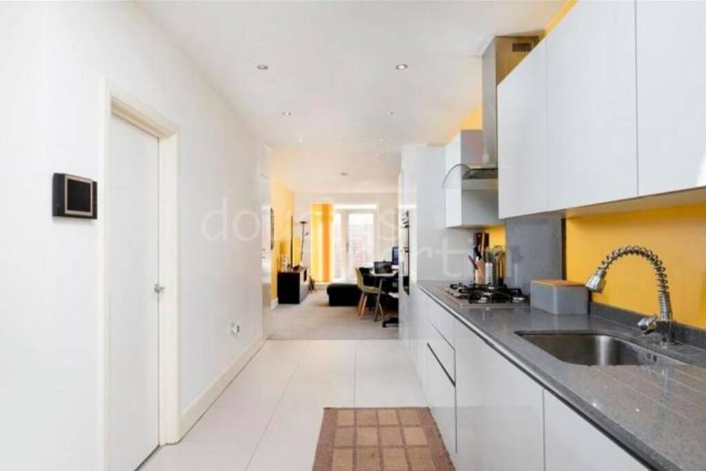 Contemporary 3 Bed Apartment In Hendon Central. Экстерьер фото